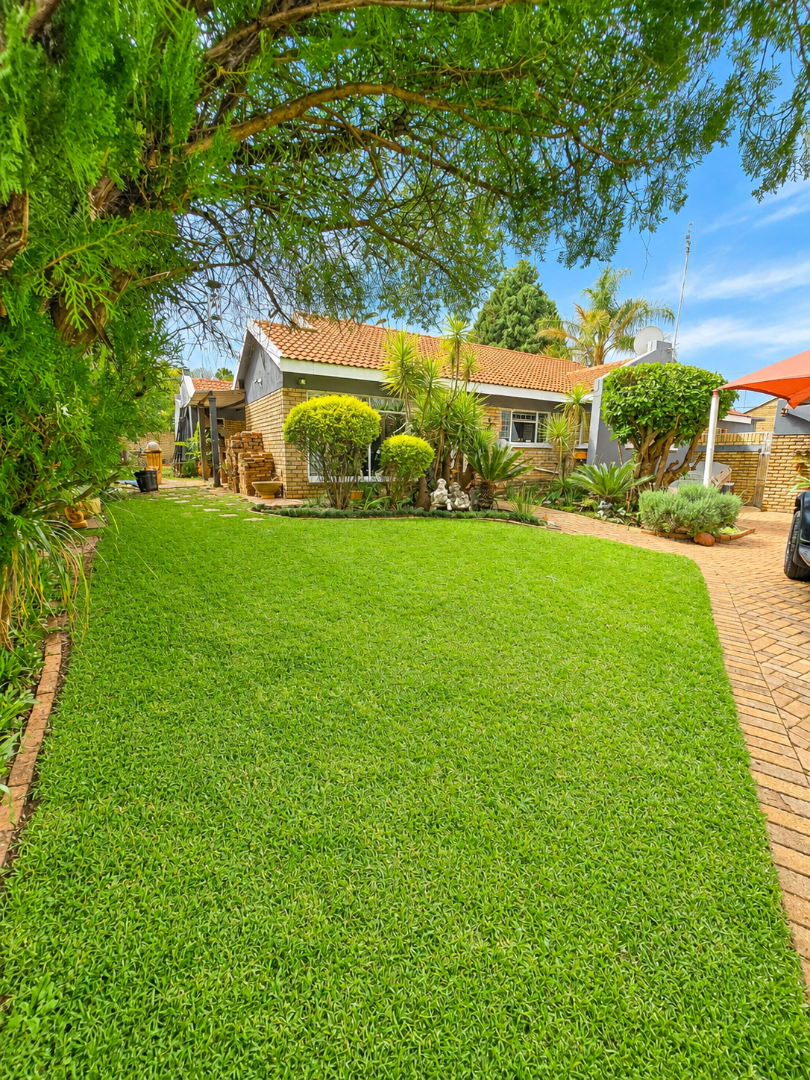 4 Bedroom Property for Sale in Wilkoppies North West